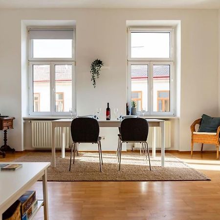 וינה Savoir-Vivre In Unserer Zentralen Balkonwohnung מראה חיצוני תמונה
