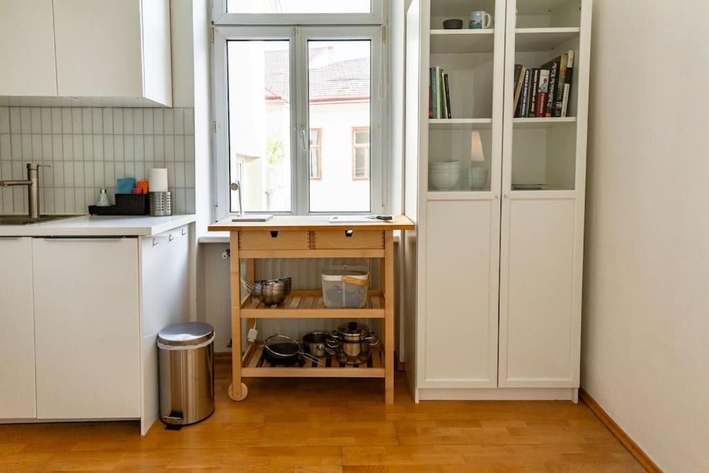וינה Savoir-Vivre In Unserer Zentralen Balkonwohnung מראה חיצוני תמונה